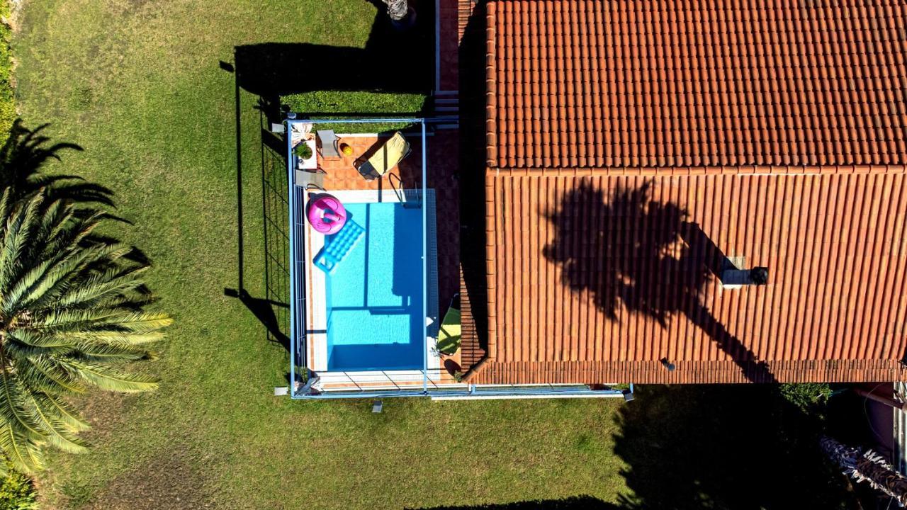 Cozy Small Smart Villa With Private Pool Mikri Mantineia カラマタ エクステリア 写真