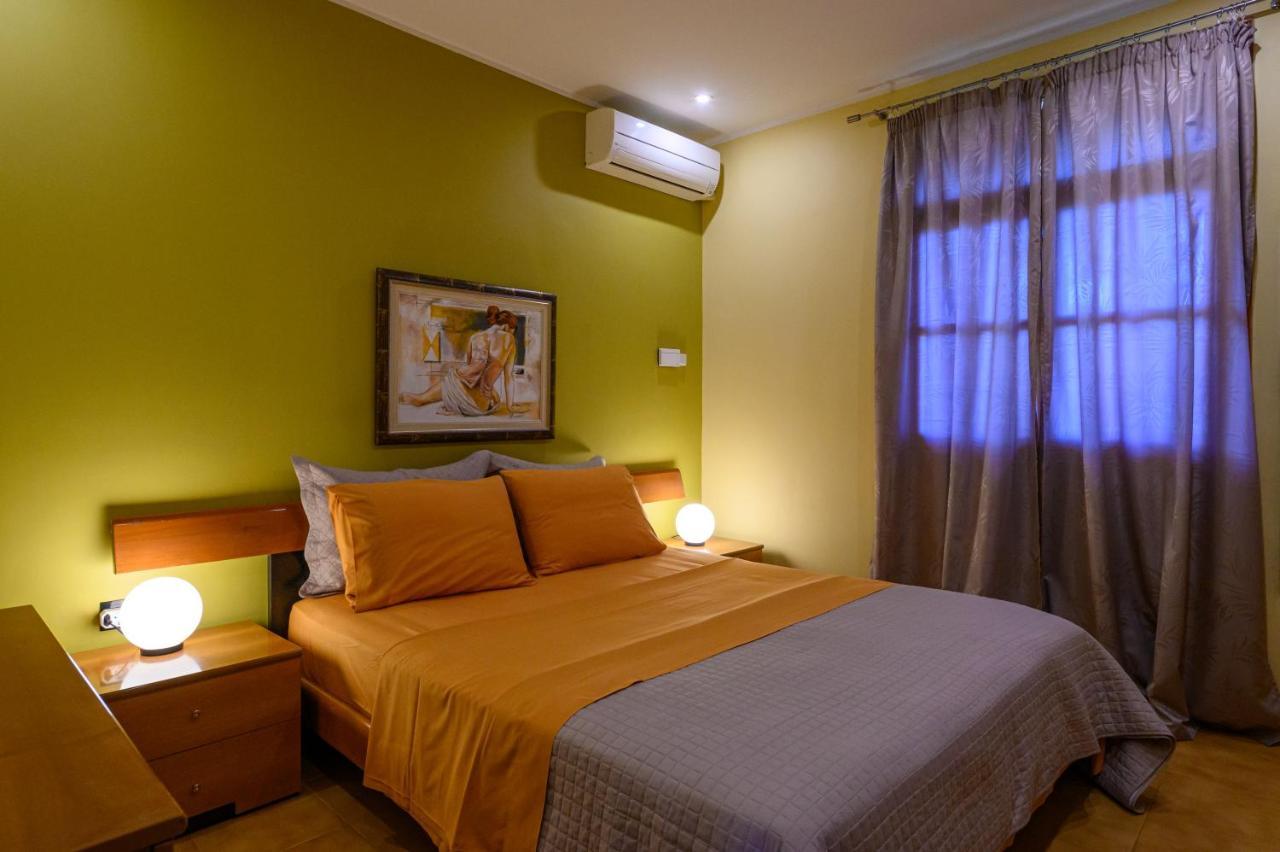Cozy Small Smart Villa With Private Pool Mikri Mantineia カラマタ エクステリア 写真
