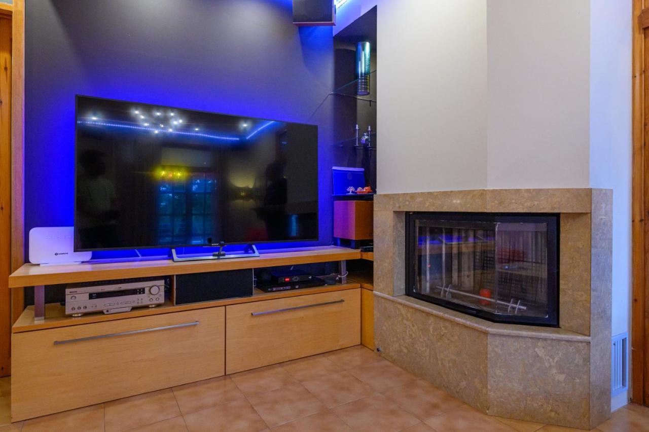 Cozy Small Smart Villa With Private Pool Mikri Mantineia カラマタ エクステリア 写真