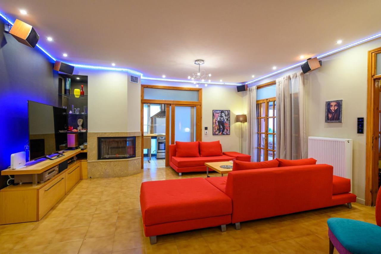 Cozy Small Smart Villa With Private Pool Mikri Mantineia カラマタ エクステリア 写真