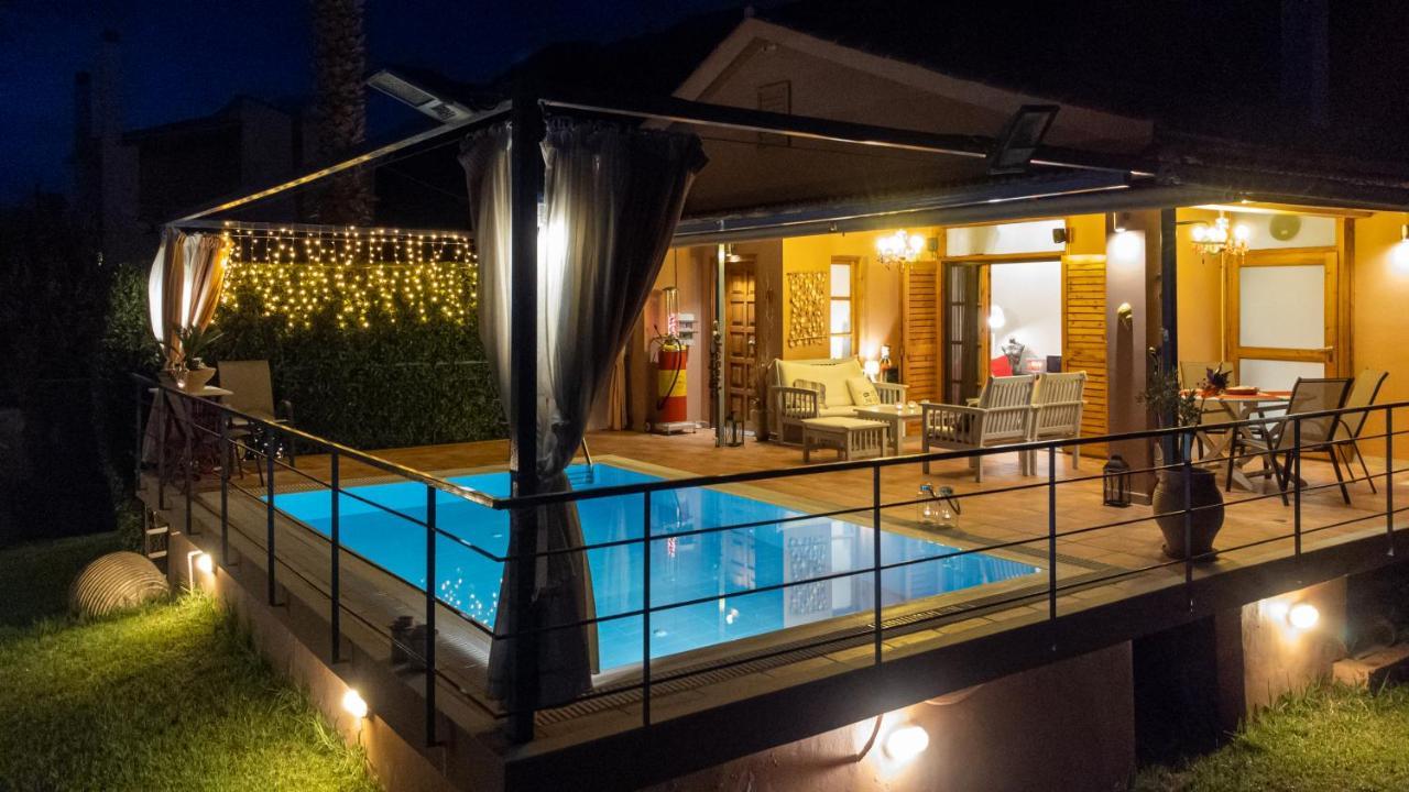 Cozy Small Smart Villa With Private Pool Mikri Mantineia カラマタ エクステリア 写真