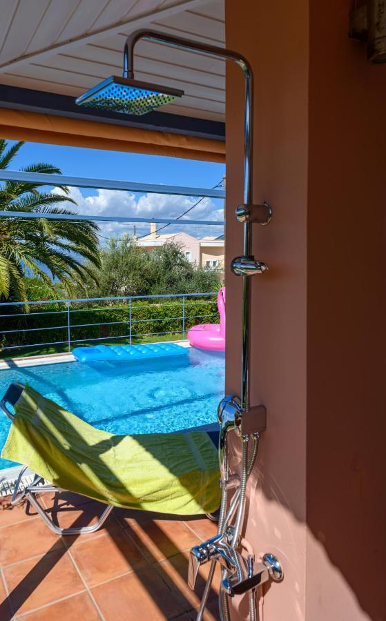 Cozy Small Smart Villa With Private Pool Mikri Mantineia カラマタ エクステリア 写真
